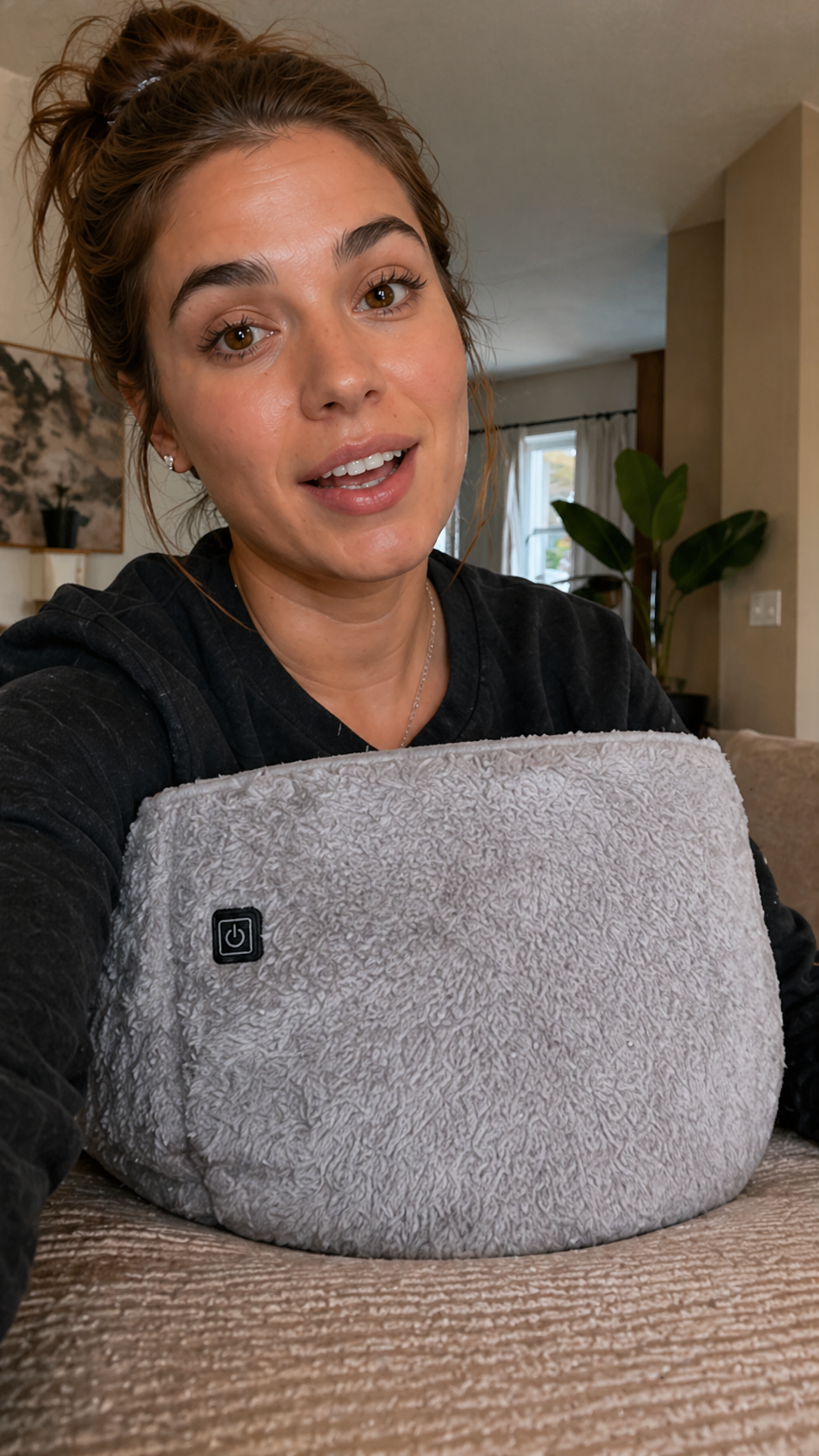 Aeloria HeatHug Wrap close-up with button